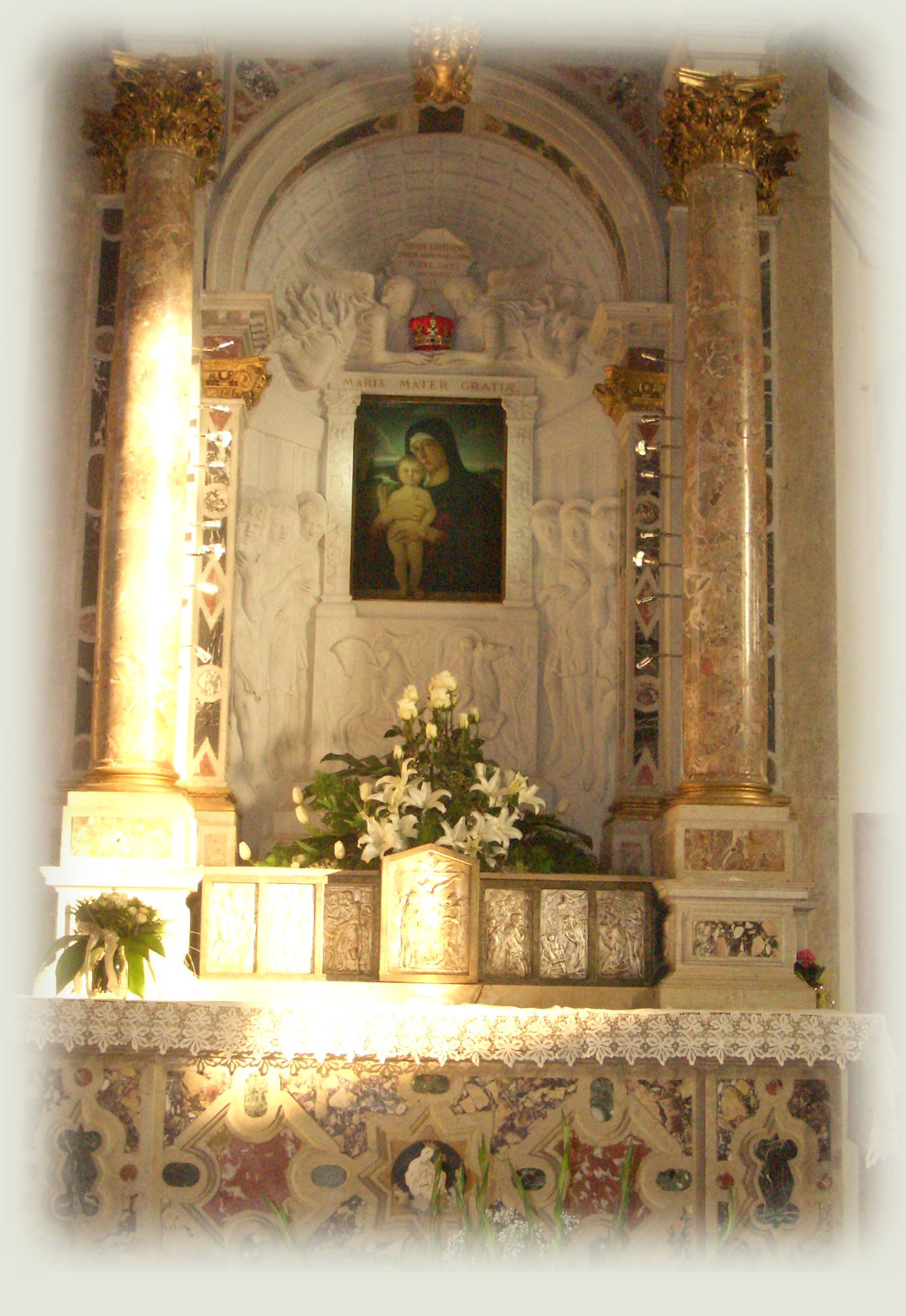 altare madonna per preghiere copia